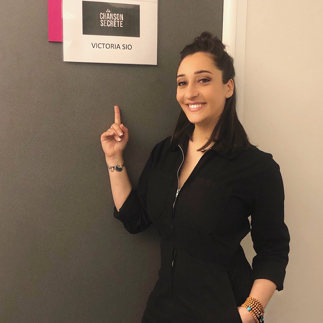 VictoriaSioOff's tweet photo. 11 janvier...🎤🤫
#LaChansonSecrete https://t.co/waBsyk8Krr