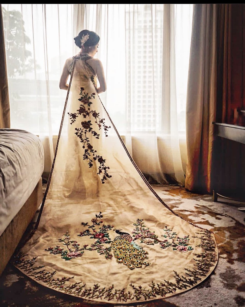Capture your precious moments at our exquisite rooms that add up to beautiful memories of your wedding day. As shown dramatically by @pranataphotography 
#AYANAMidplazaJAKARTA
#AyanaJakarta #Jakarta #Indonesia #wedding