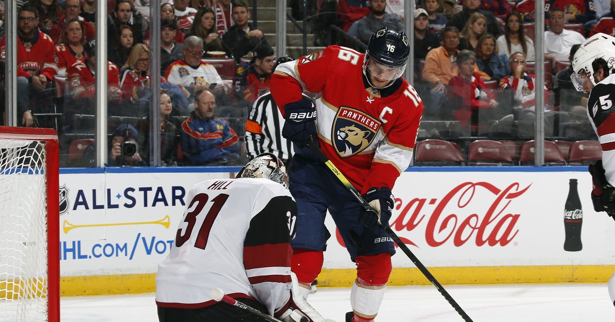 FLPantherFans's tweet photo. Recap: Panthers can’t get over Hill, fall 5-2 to Coyotes https://t.co/p8IRCZBNMI #FlaPanthers https://t.co/lFRgBjIyM5
