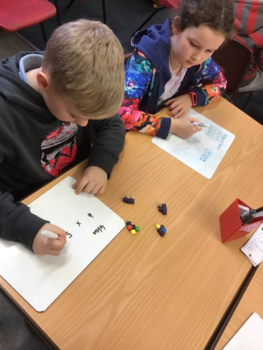 ClaphamTerrace1's tweet photo. Year 3 have been sharing their excellent maths learning with teachers from different year groups #anchortask #mathsstarter #maths #storytelling #problemsolving @PearsonPrimary https://t.co/GsCOUutUFo