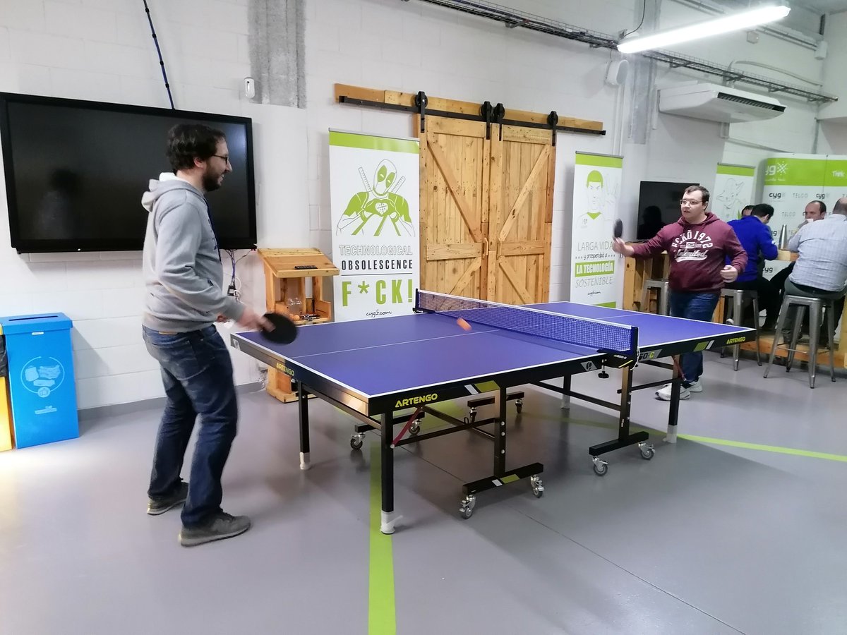 Estrenando la nueva mesa de #pingpong en @CyGitsolutions #WorkSpace #WorkSpaceoftheday #Weworkhappy #SevillaHoy