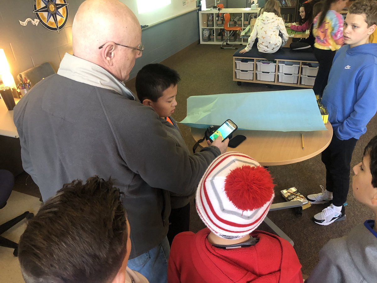 MrSpicerTweets's tweet photo. Turning our Colonies into 360 pics to view on our #VR goggles! Thanks @mcveym for coming in today to let us play with your cameras! So much fun! #PBL #HeritageLearn #SASCompass https://t.co/zqqY085qIn
