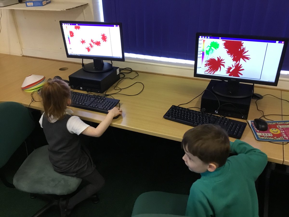 Springwood_Prm's tweet image. We have been in the ICT suite this afternoon! #springpowis #springict