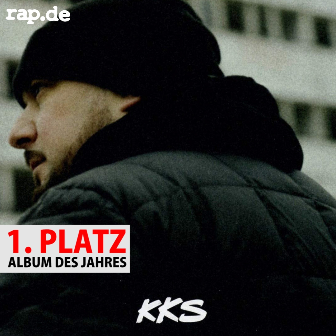 rapde's tweet photo. Das Voting zum Album des Jahres ist abgeschlossen! 
Der Gewinner ist 
@koolsavas
  mit "KKS"!

Unsere Review von damals findest du hier: https://t.co/LhDo3zGaqs

Zur Top 3 der Alben des Jahres:
https://t.co/7OvEleE0Yo https://t.co/qDX5rwCXtQ