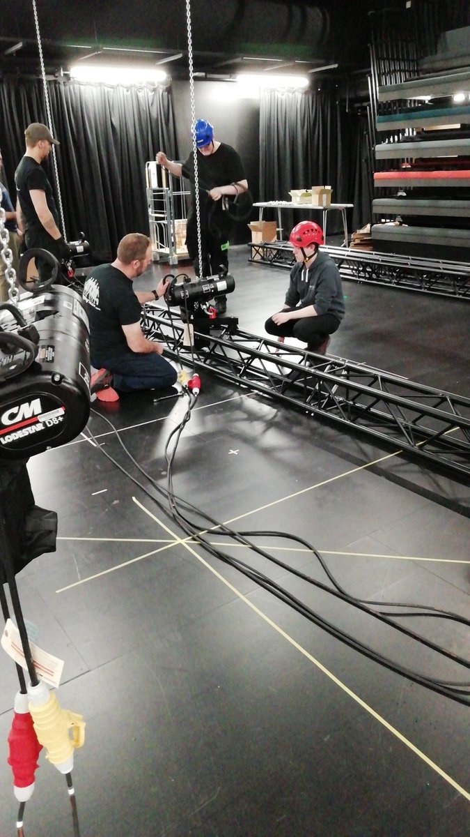 LCC_Backstage's tweet photo. Very exciting day for us! @RiggingTeam are here installing our @CMET_EMEA motors for the new Chroma-Q Theatre. Thanks @ACEntTech #Sixty82 https://t.co/7lZuXJ4DxG