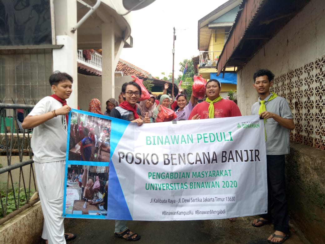 himatalabinawan's tweet photo. Di Universitas Binawan para relawan berkegiatan untuk membagikan sembako untuk para korban banjir.
@HIMPALA_UNIAT
#universitasBinwan
#pedulikorbanbanjir https://t.co/71fyl82pU3