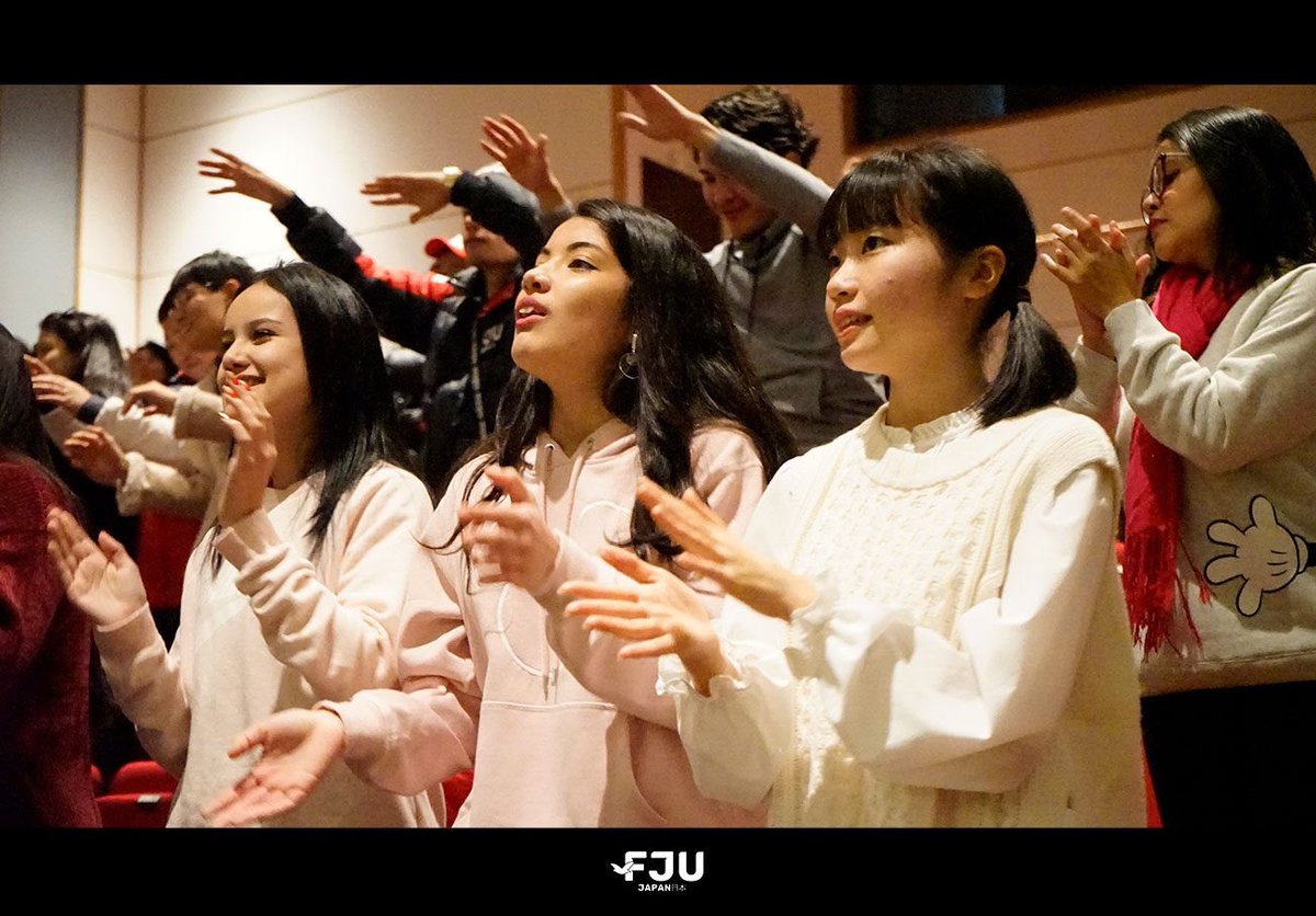 fjujapan's tweet photo. 1月4日(土)に『Life’s Worth Living  ～君を必要としている～』というイベントが長浜で行われました！
浜松市・小牧市・鈴鹿市・可児市・滋賀・知立・名古屋の若者が集まり、それぞれ自分の特技を音楽とダンスを通して披露しました！！ https://t.co/xSW21mmFHw