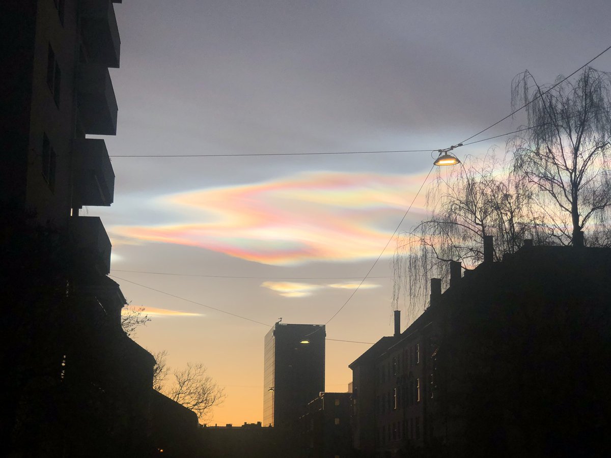 Clouds over Oslo right now, I’ve never seen anything like it! 😮