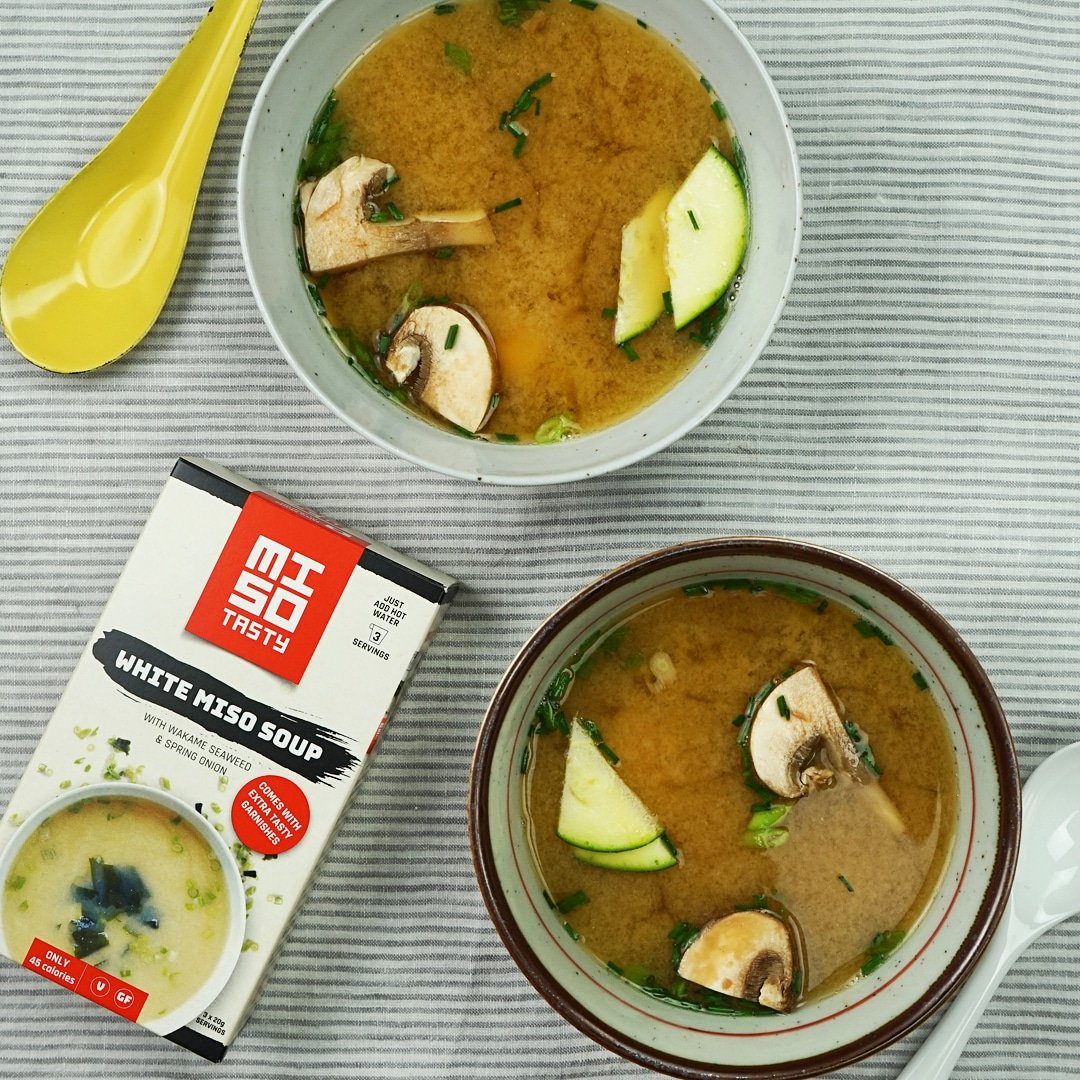 Misotasty's tweet photo. Miso soup is rich in essential minerals, various B vitamins, vitamins E, K and folic acid. And as it is fermented, it also provides the gut with beneficial bacteria! Perfect for #veganuary & #detoxjanuary ๐ https://t.co/z4Fbo5oHY5