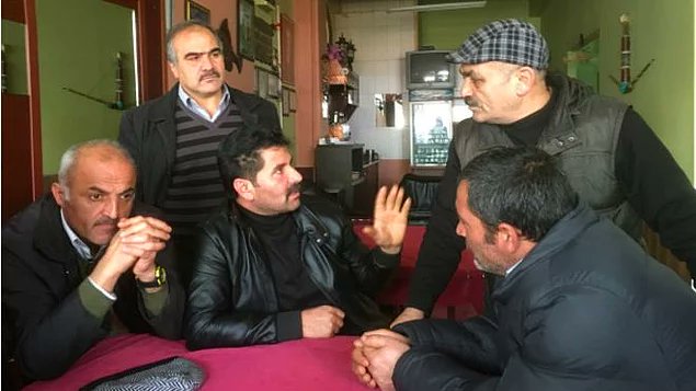 MuhammedAliTuz2's tweet photo. Arkadaşlarıma #mikroiktisat anlatıyorumdur. https://t.co/0linPtcyPe