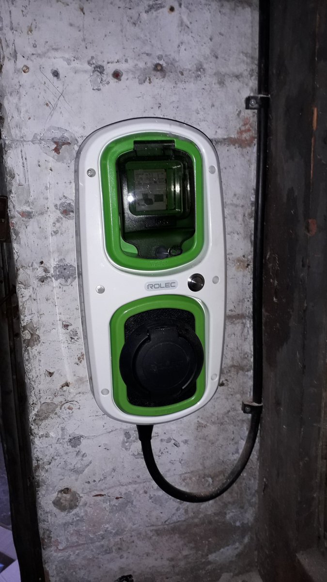 Latest install!! At Buxton dairy's workshop, again using a Matt:e, milk delivery by EV!!
#matt:e #rolec #ElectricVehicles #evcharging