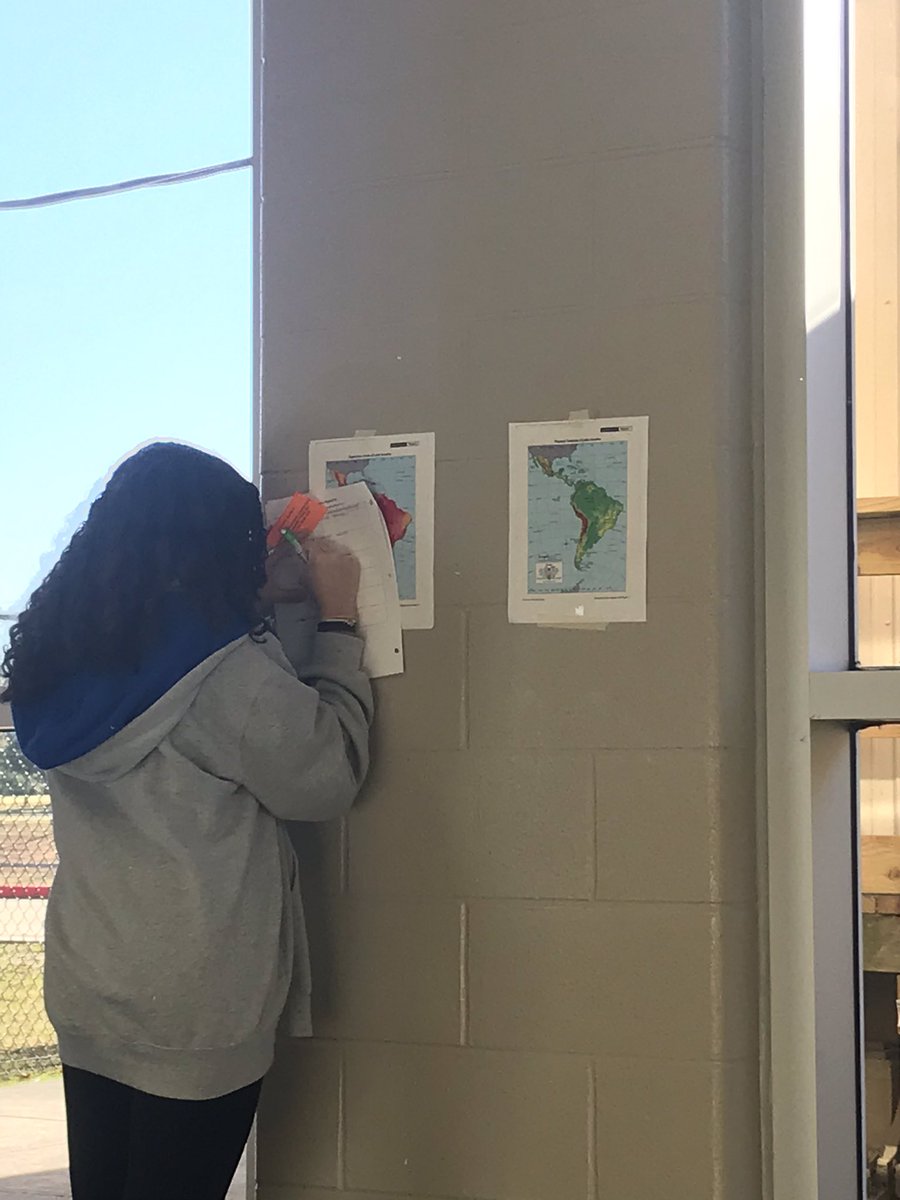 7LakesGeog's tweet photo. Mapping Lab Fiesta in the hallway! Music 🎶 provided by @scottkenney76 #aphg #worldgeo #moveandlearn #mapping https://t.co/O5X7Kd1vzX