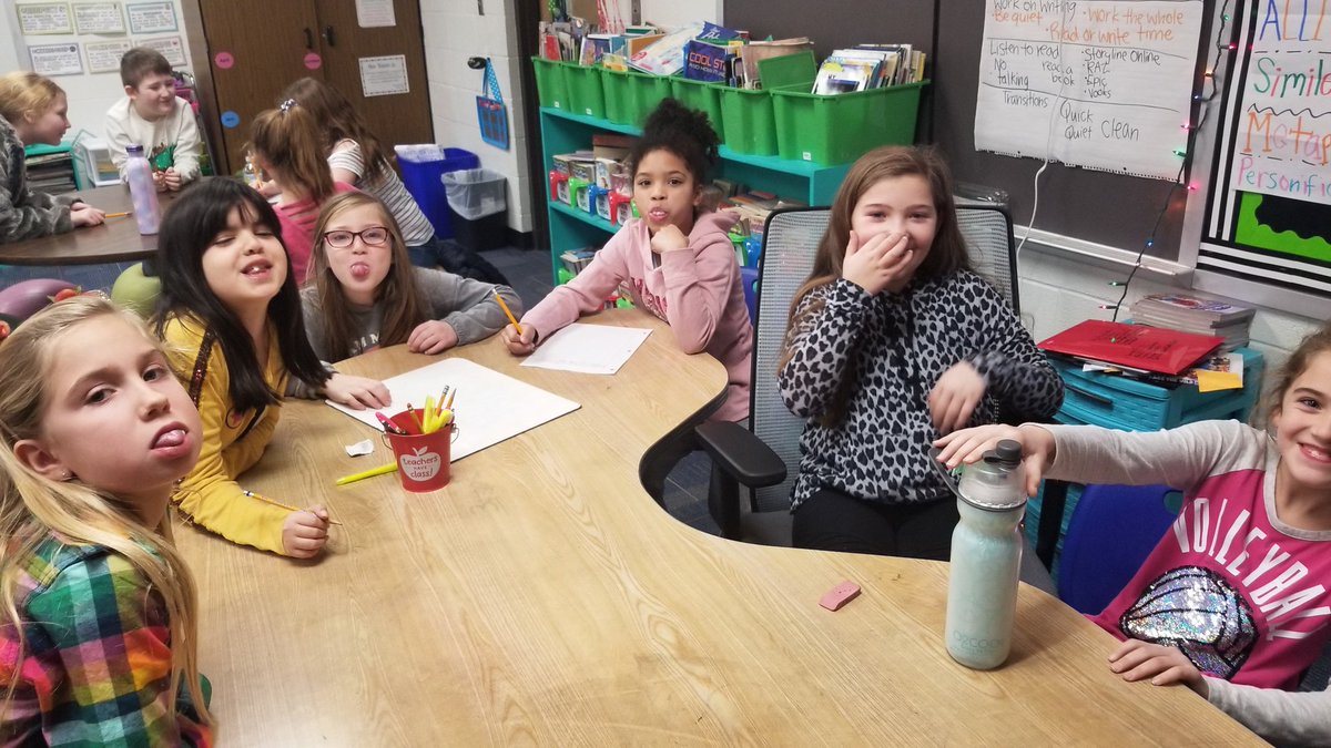 msholtsclass's tweet image. Is there even a better way to introduce sequencing than to learn how to blow bubbles? #telegraphisawesome #3rdgraderocks #mintisspicy