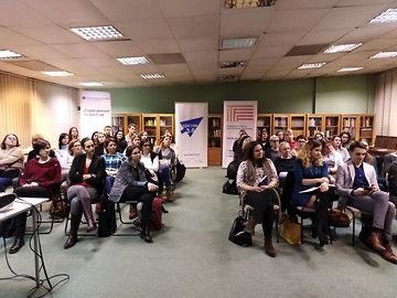 sektor_3's tweet photo. ↗️ Kolejne warsztaty z serii #TechKlub.y roadshow rozpoczęły się właśnie w Łodzi.

➡️ Asia i Ania #projektanciinnowacjipfr przeprowadzą uczestników przez cały proces projektowania metodą CSI: Lab stworzoną przez @Google 

➡️ Frekwencja dopisała! https://t.co/1GV9KTbxFi