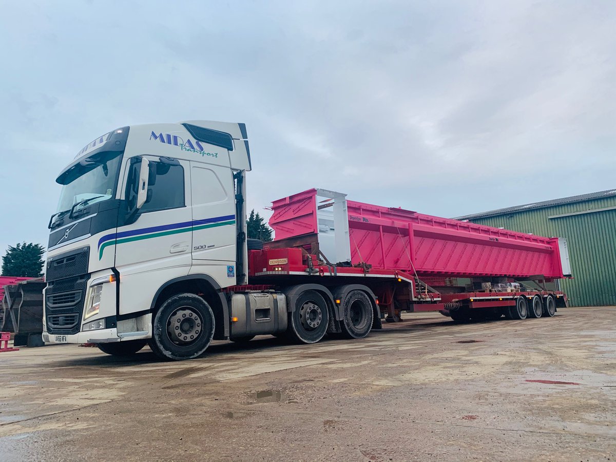PremierPits's tweet photo. Three more pits left the yard today. A 20m Premier Working Pit for Rowley of Northwich, the first of two 15m Premier Testing Pits going to T J Morris and a 15m Premier Working Pit for N G Bell in Northern Ireland πͺπΌ #PremierPits #TheOriginalSteelPit #UKsNumberOne #PinkPits https://t.co/wpVNU52ADw