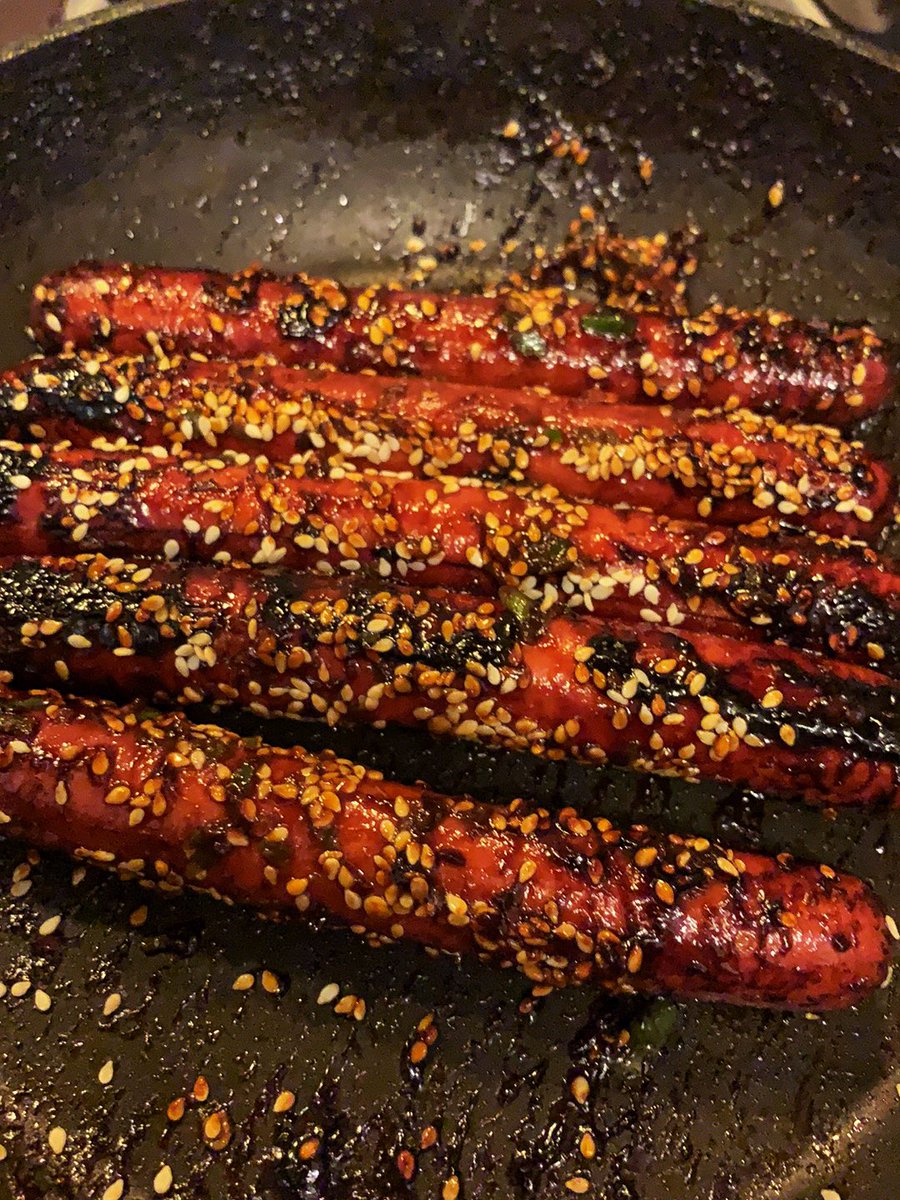 kitchnwtchngirl's tweet photo. Sweet n Sticky Sausage Bites π#sausagebites #foodie #sausage #foodporn #SausageBites #instafood #feedfeed #foodstagram #buzzfeedfood #spicy #easyrecipe #sausagefingers #sauteedsausage #simplebites #simplerecipes #snackinspiration #snackideas #cocktailbites #feedfeedathome https://t.co/xb2S5dKIBi