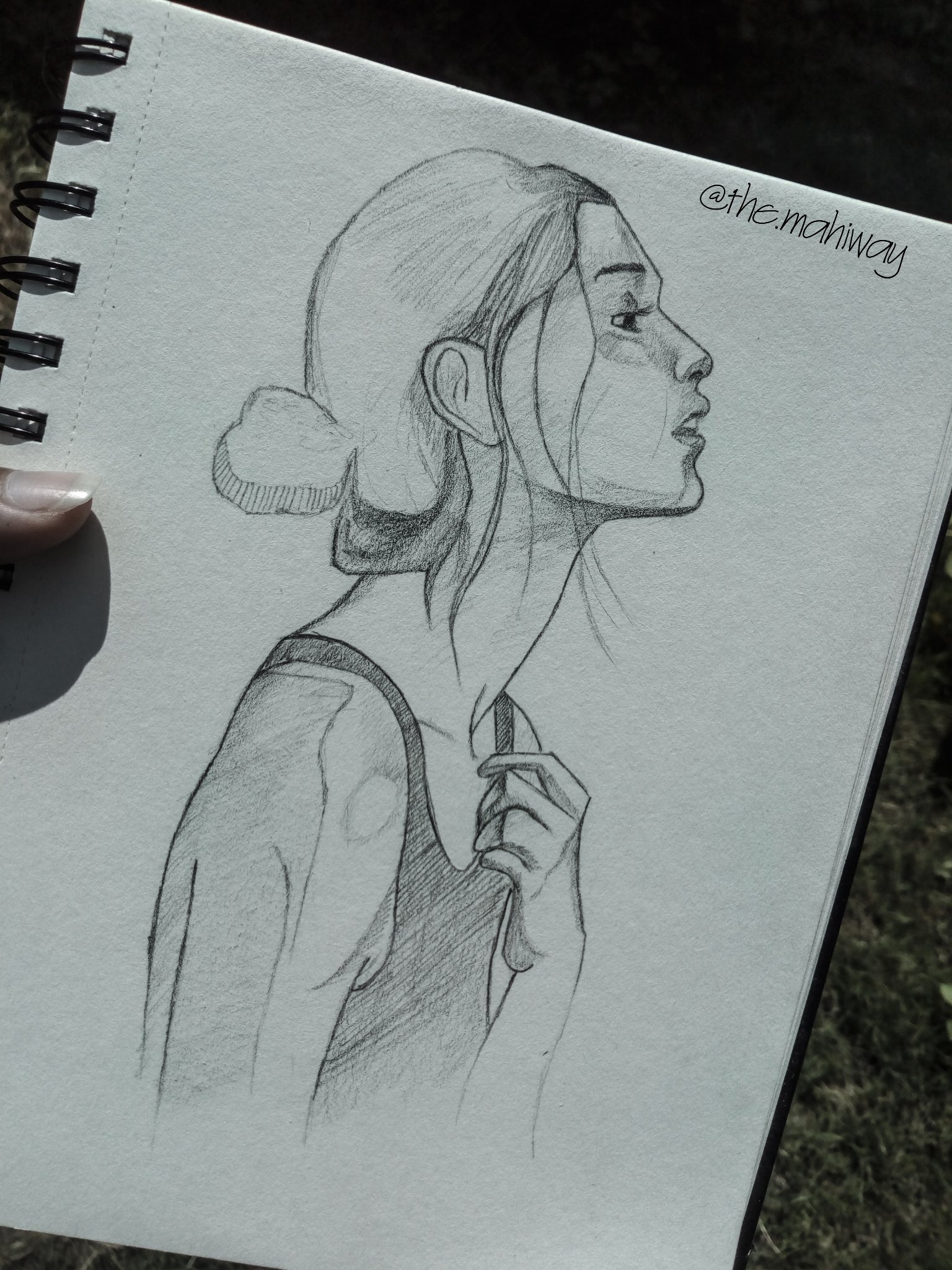 Just a quick sketch my girlfriend did while she was thinking of other drawing  ideas. : r/sketches