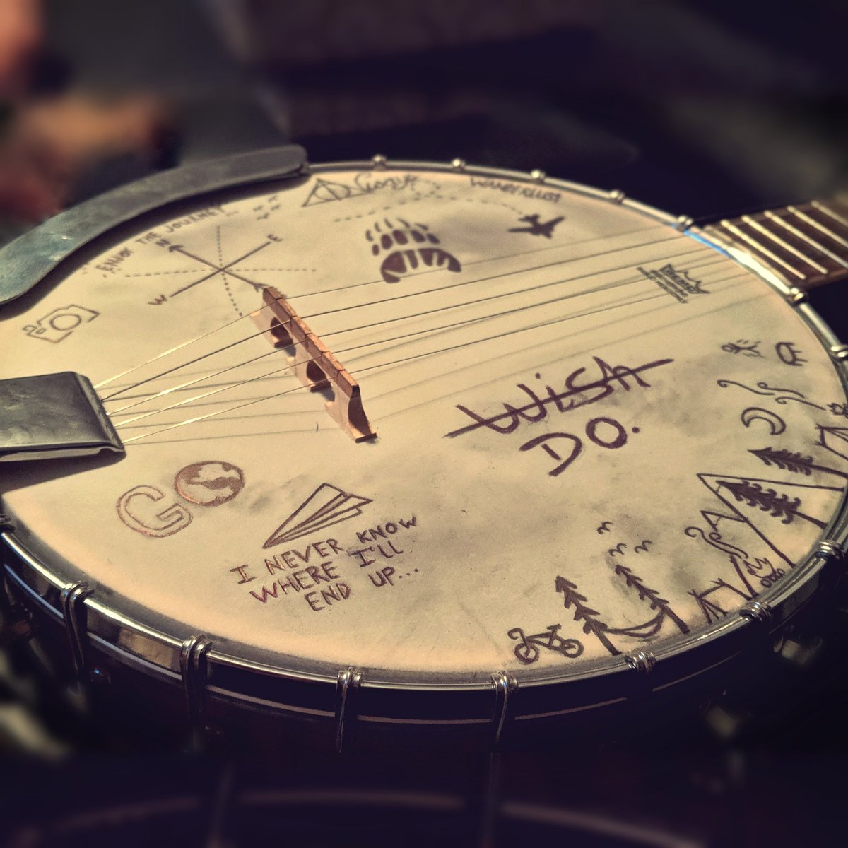 KevinGreyheart's tweet image. 🪕Never leave a musician or artist alone with a sharpie and a Banjo 😂 
Anybody else doodle on their instruments? 
#doodling #customizeeverything #musician #sharpie #banjo #custominstrument #custominstruments #folk #art #artwork #drawing #fun #custom #boredom #sharpie #bluegrass