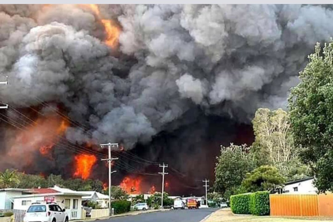 MarieAndriolo's tweet photo. Australia en llamas!!! Por favor salvemos el planeta!!!
Todos debemos apoyar en estos momentos tan difíciles!!!
#NoMasIncendios!! https://t.co/O6PlBn7v7d