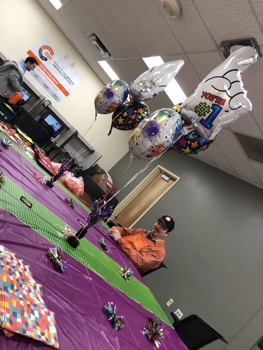 #4801PROUD Infocus team we appreciate all you to keep our associates and customers safe! Thank y’all for everything! 242 days safe! Let’s do this! <a href="/mcopley27/">michelle Copley</a> @Orangeboxmom <a href="/britton_denny/">Denny Britton</a> @thd_young <a href="/MattTHD1/">Matt Webster</a>