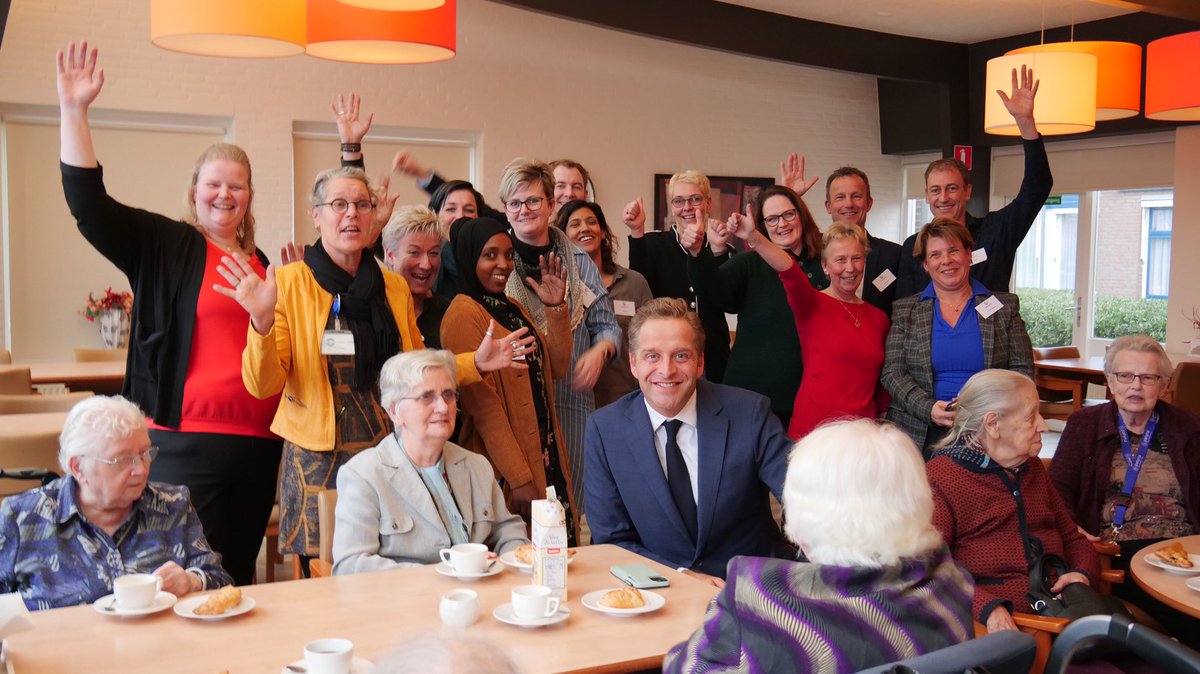 We hebben heel veel mensen nodig in de zorg. En daarom zijn initiatieven als 'Op Stap' van zorgorganisatie <a href="/Patyna_/">Patyna</a> ontzettend belangrijk. Samen met @rocfriesepoort en <a href="/Pastiel_/">Pastiel</a> stomen zij statushouders, werkzoekenden én zij-instromers klaar voor een baan in de zorg. #ikzorg
