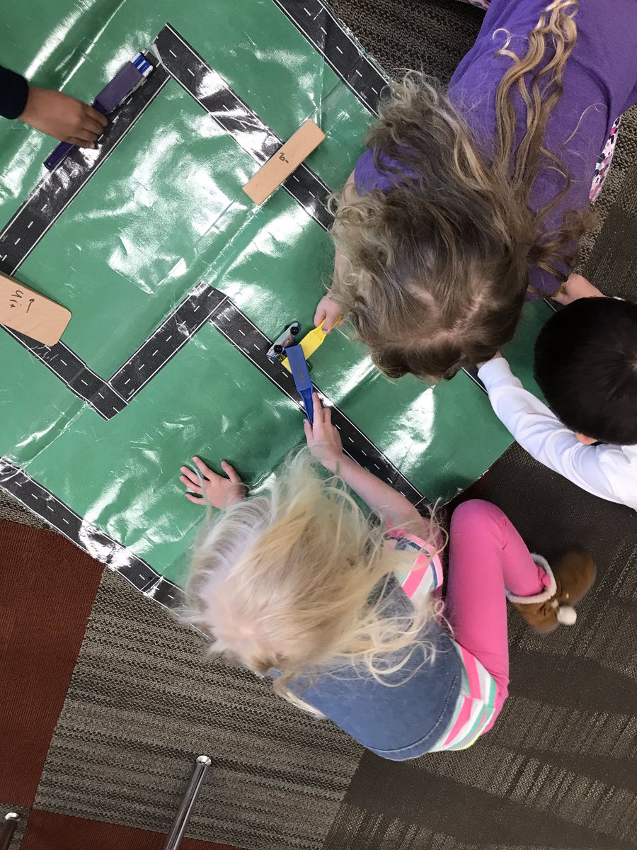 My jags loved experimenting with magnets today! 🧲🤘🏼