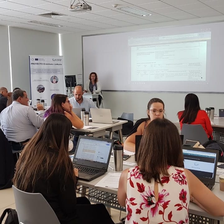 LinkYou_Project's tweet image. Los socios en el #linkyouproject nos encontramos nuevamente. Estamos cerrando las actividades de este proyecto que nos permitió generar conocimiento y compartir estrategias para mejorar las condiciones de empleabilidad y emprendimiento en los estudiantes universitarios.