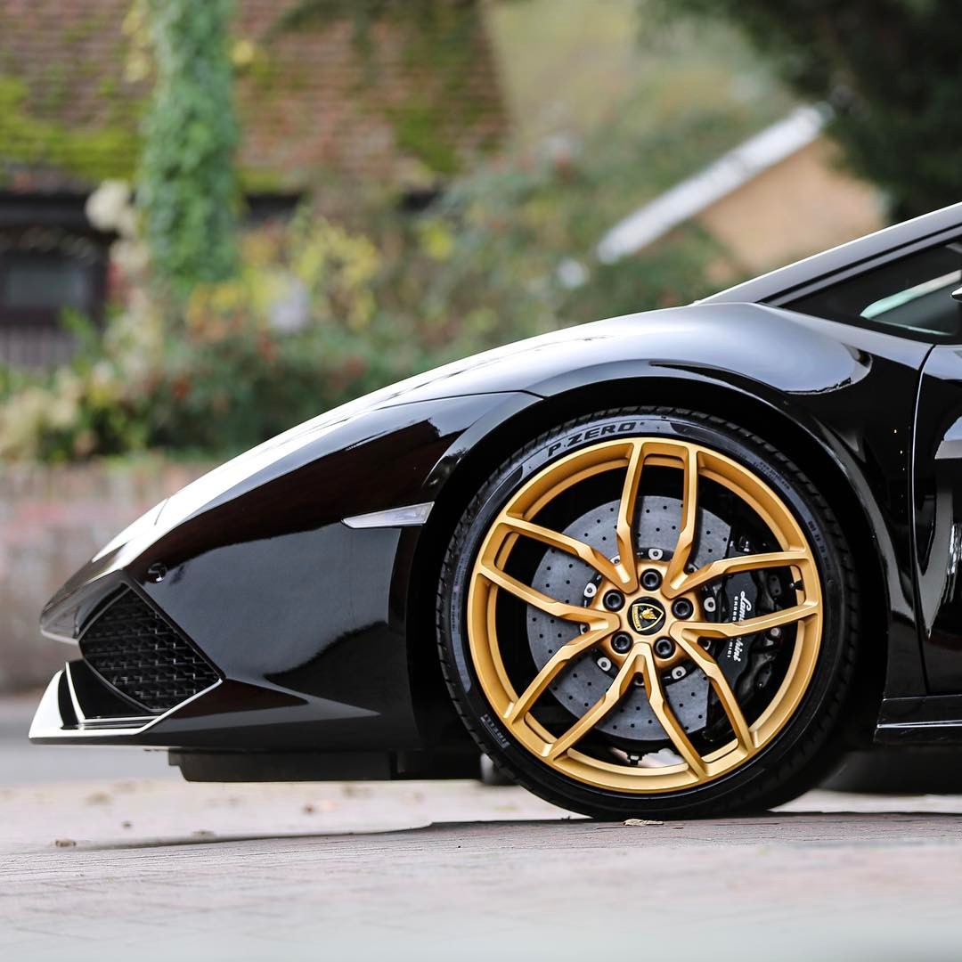 Brembo A Twitter Amazing Lamborghini Huracan With Black Brembo Carbon Ceramic Brakes With Fixed Aluminium Monobloc Calipers