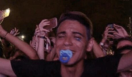 * Não quero mais saber desse mlk *

Ele: oi bebê 
Eu: