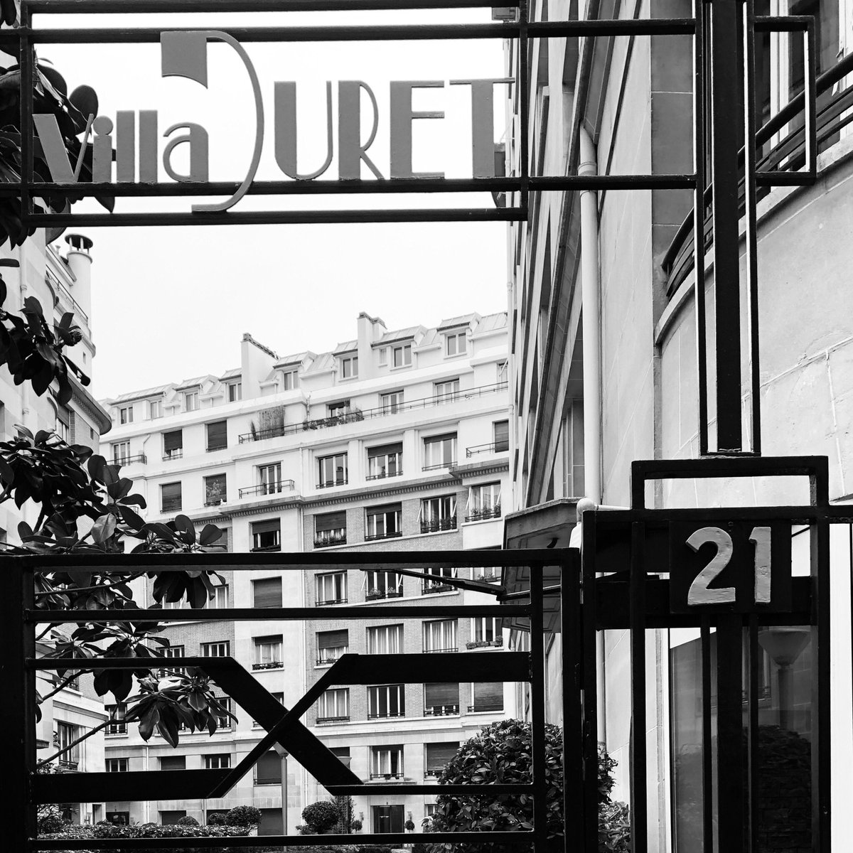 Paris Explorer tweet media