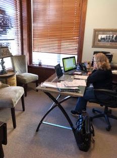 CreativeWorksp1's tweet image. One of our renters hard at work in her office here at Creative Workspaces.  officespacerentleasenavasotatexas.com