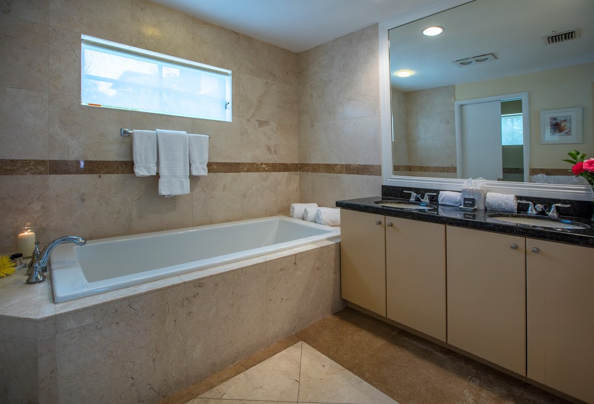 ProvidentFisher's tweet photo. Unwind during your stay with a bubble bath soak. #Nationalbubblebathday #luxurygetaway #visitFisherisland https://t.co/J9TIQn6Rxy https://t.co/nM6TKX9zIR