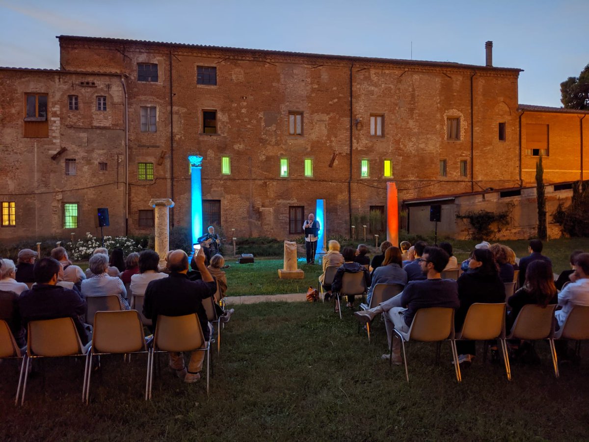 museomaam's tweet photo. 👉ARCHEOLOGIA PUBBLICA🤩
Può una “semplice” mostra mettere in atto le buone pratiche dell’archeologia pubblica? Può: ma l’impresa non ha niente di semplice!
La Mostra “Oltre il Duomo” è un esempio di un’esposizione “del territorio”, realizzata “per il territorio”. https://t.co/6rSjgPmeH2