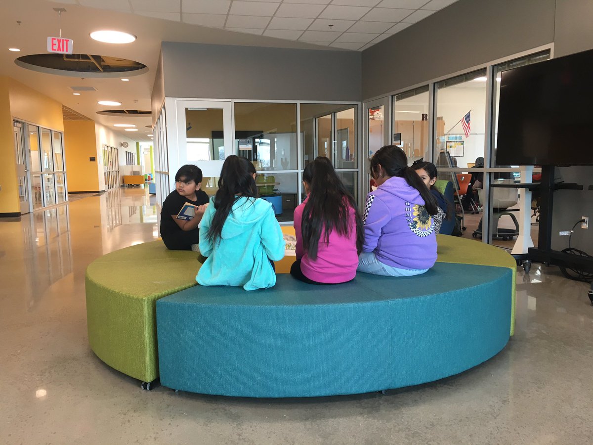 AustinISD's tweet photo. Got to take a tour to see all the amazing things in this #AISDModernized state-of-the-art facility. @TABROWNES #AISDProud
#AISDFuture
#AISDFuturo
#AISDGameChangers https://t.co/gqcMyDVoTM