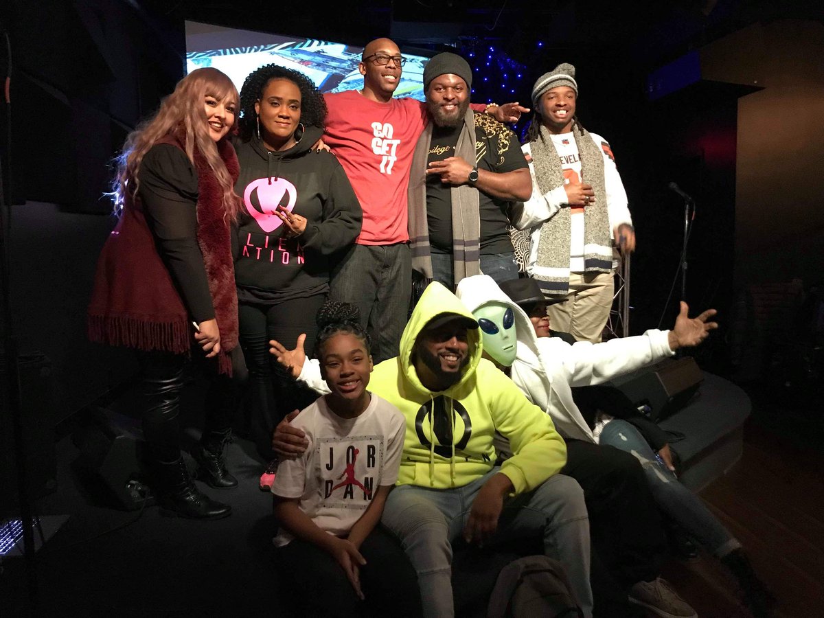 Minusthealien's tweet photo. A-MINUS @distantlife330 👽 2020 HIP-HOP ODYSSEY TOUR @ Jilly's Music Room Akron, Ohio USA 📷 Credit: Kim Ley Photography #aminus #aliennation #midflight #latoya #djdramatize #2020hiphopodysseytour https://t.co/HXCC0tBJsa
