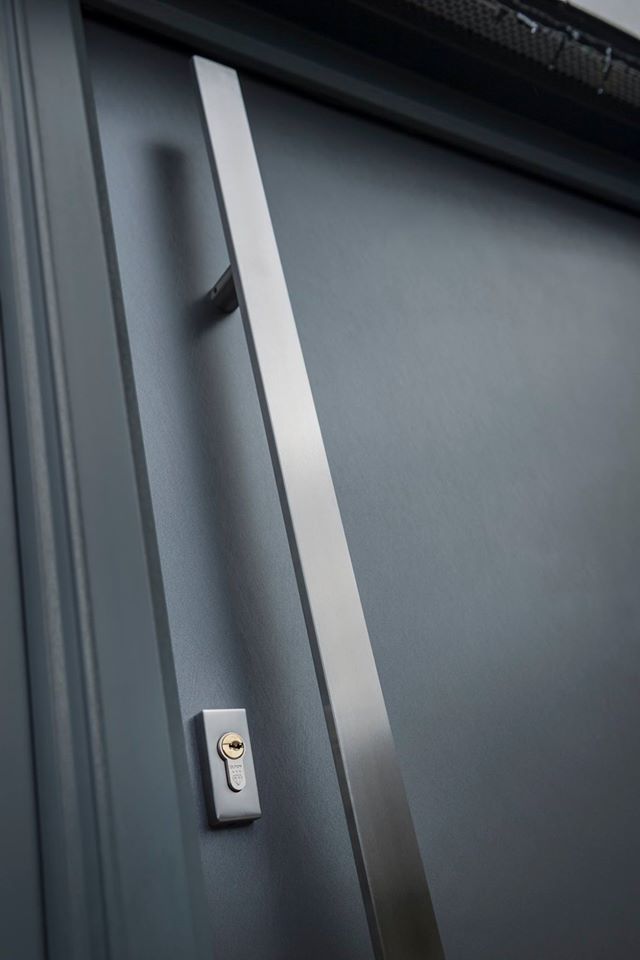 ArcticWindows1's tweet photo. 🤩 Wow! We've been inundated with enquiries about our range of beautiful @SolidorLtd doors with the @UltionLock system.

Design yours here: https://t.co/JaiosPhQMj

We're approved #Solidor installers - get in touch today for a free, no-obligation quote.

#NewYearNewDoor #NewYear https://t.co/lvUosx4T8u