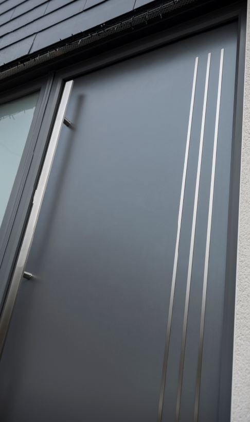 ArcticWindows1's tweet photo. 🤩 Wow! We've been inundated with enquiries about our range of beautiful @SolidorLtd doors with the @UltionLock system.

Design yours here: https://t.co/JaiosPhQMj

We're approved #Solidor installers - get in touch today for a free, no-obligation quote.

#NewYearNewDoor #NewYear https://t.co/lvUosx4T8u