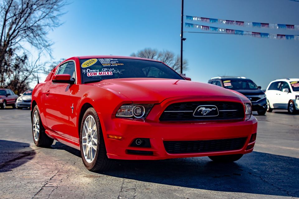 RightPrice1993's tweet photo. WOW! 2014 FORD MUSTANG WITH 25K MILES! EXTREMELY NICE, CLEAN TITLE! MENTION THIS AD FOR $250 OFF THE PURCHASE PRICE!

#murfreesboro #cardealership #usedcarsforsale #builtfordtough #fordmustang #smyrnatn #nashville #rutherfordcounty #middletennessee https://t.co/PpBmPyptfA