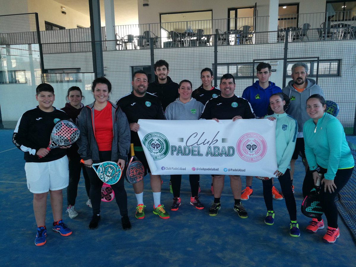 PadelAbad's tweet photo. Rey de pista mixto organizado por #clubpadelabad en @PadelCrivel . Enhorabuena a la pareja campeona Antonio y Sandra.
#padel #clubpadelabad #socios #pedroAbad https://t.co/EBhCYfdn0q