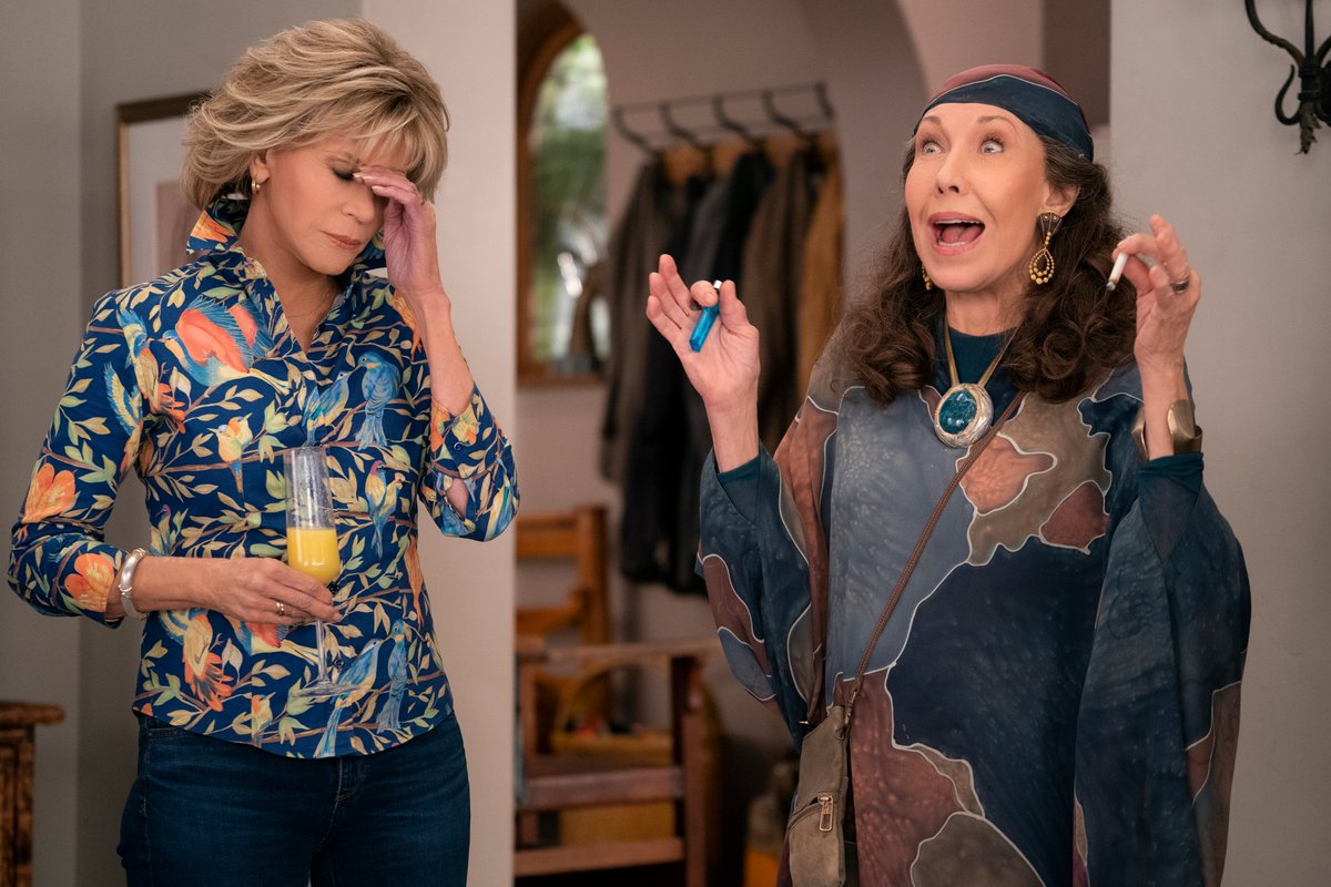 GraceandFrankie's tweet photo. are you the Grace or the Frankie in the photo? https://t.co/QsPitMpz8R
