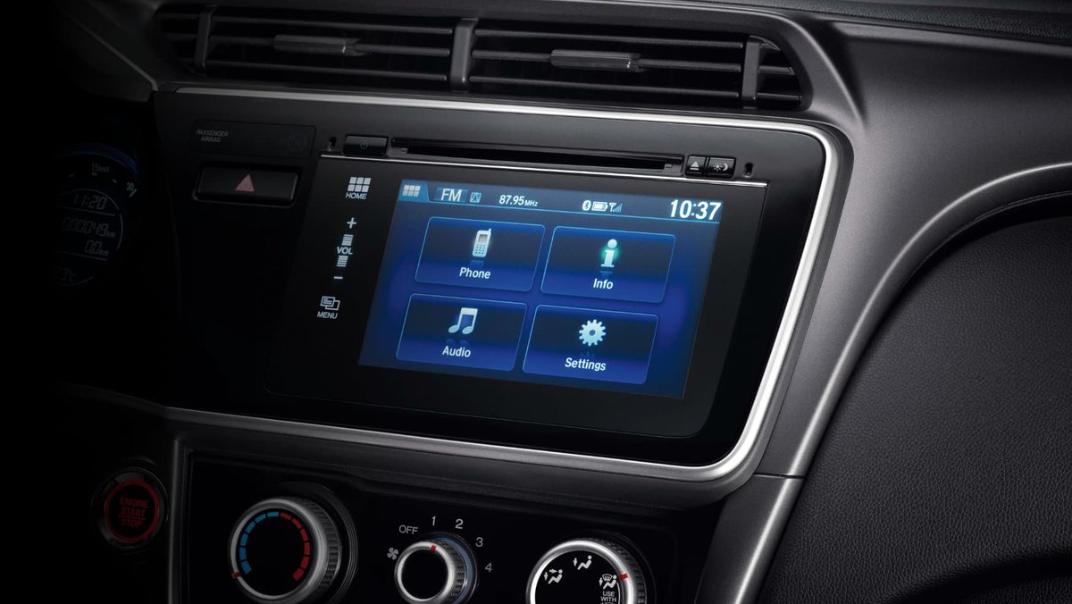 Pantalla táctil de audio, interfaz de audio USB y enlace manos libres para simplificarte la vida en la vía. #Honda City