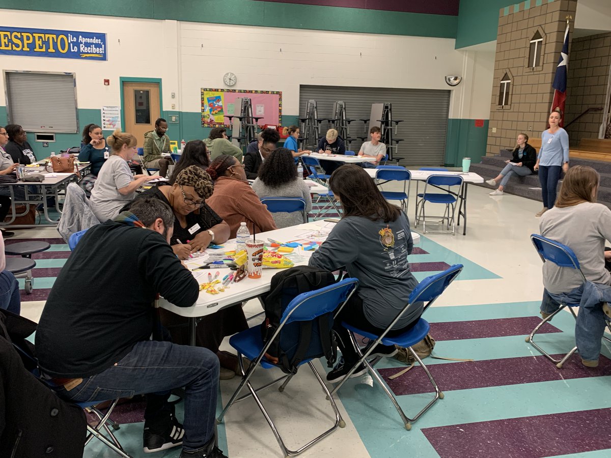 theARFoundation's tweet photo. Yesterday, we hosted a training for afterschool staff and how they can better support students' social emotional learning. #Afterschoolworks #AISDproud 🍎📚✏️ https://t.co/nn0bB1FadD