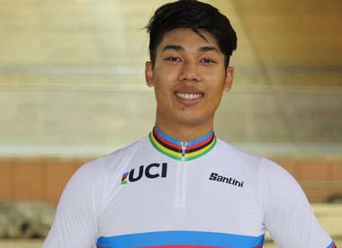 THBriefcase's tweet photo. India's Ronaldo scripts history, is now the Junior World No. 1 in individual sprint in the latest international cycling union (UCI) rankings. His teammate Y. Rojit Singh bags the second spot. #IndiaCycling #UCI

https://t.co/llqStfsFM8 https://t.co/RPKazpFMGC