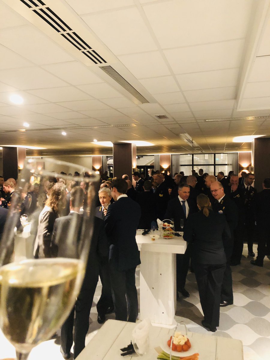 AOOKramer's tweet image. Vandaag de CZSK commandanten vergadering met aansluitend een nieuwjaarsborrel op het Marine etablissement Amsterdam. Motto, wat we doen, doen we goed. Trots op het personeel. #trotsopmijnbaan. @kon_marine @korpsmariniers