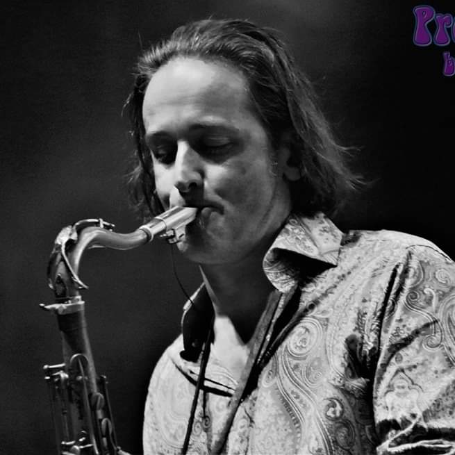 The fabulous, Ian East known as the Sax Man 🎷will be playing the music and arrangements of jazz legend Sonny Rollins with guitarist Richard Rozze and bassist Tim Robertson

Playing live here with us this Sunday from 5pm 

#IanEast #SaxMan #Sax #JazzLovers #Jazz #Margate #Thanet