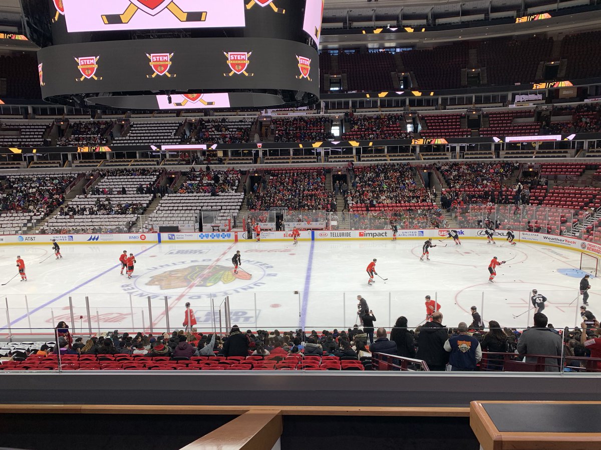JessicaMahon314's tweet photo. Who’s having a cooler Wednesday than me? Hanging out at @NHLBlackhawks practice with 10000 @ChiPubSchools students followed by a STEM Showcase!  #cpsSTEM https://t.co/4IB7LYPXHh