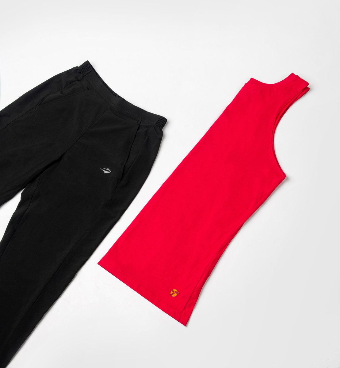 TopperArgentina's tweet photo. Todo listo para salir a entrenar. #ConTopper
Musculosa: https://t.co/H9BAYFdkuw
Pantalón: https://t.co/OI01CIFNZV https://t.co/n6WI0unFBV