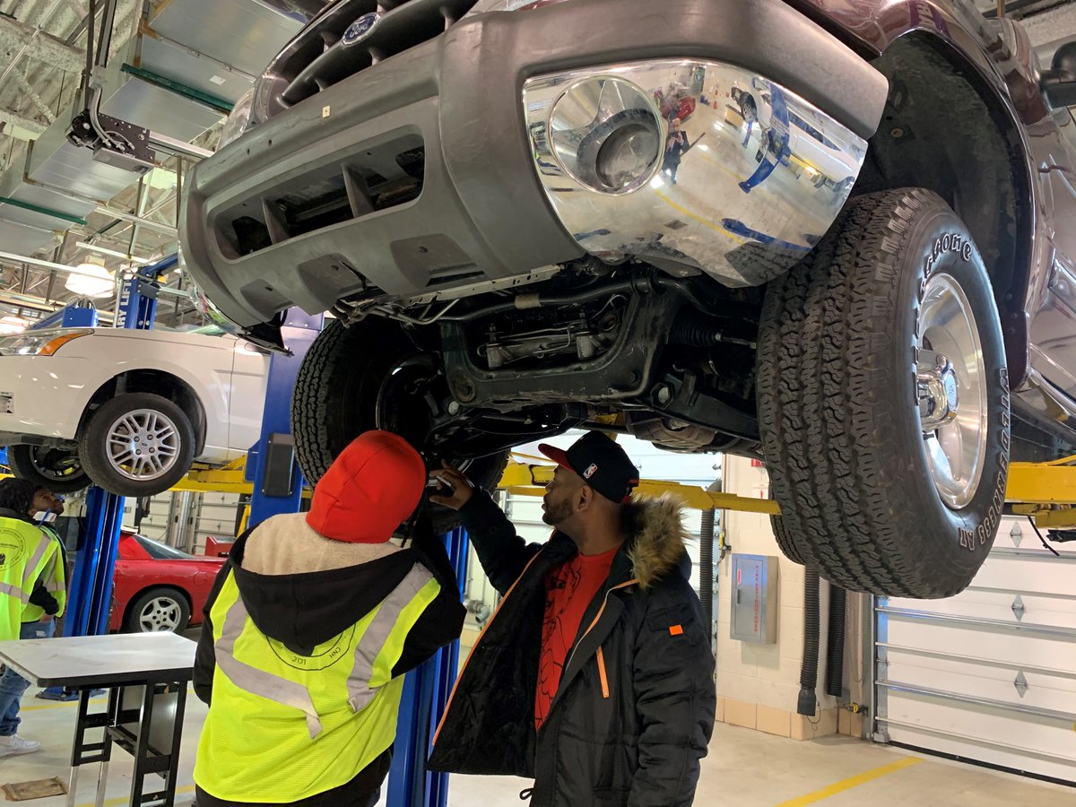 Real talk. Real hope. Real love.

#READIChicago is on the front line of our city's violence crisis, transforming our neighborhoods through #equity &amp; #opportunity. Shout out to our partners at <a href="/KK_College/">Kennedy-King College</a> for giving these young men the skills they need to change their lives.