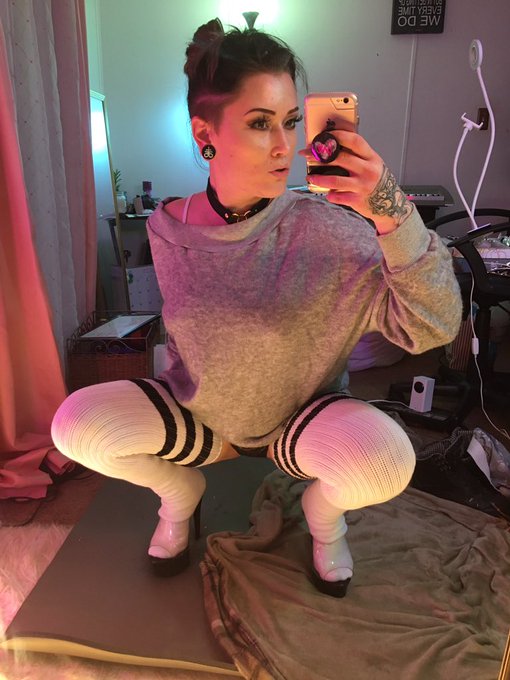 Vote for me (paid or FREE) DAILY on ManyVids for the MV Awards! Hoping to win New Cummer of the Year<a href="/tag/camgirl"class="tags"><span>#camgirl</span></a><a href="/tag/voteforme"class="tags"><span>#voteforme</span></a><a href="/tag/castyourvote"class="tags"><span>#castyourvote</span></a><a href="/tag/mvawards"class="tags"><span>#mvawards</span></a><a href="/tag/manyvidsawards2020"class="tags"><span>#manyvidsawards2020</span></a>