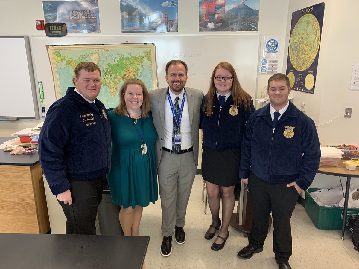JohnJungmann's tweet photo. Incredibly honored to present Sharon Blauvelt @LearnOnTheHill with a #powerof1sps pin today. Her efforts to engaged kids in her classroom and through the first @officialSPS FFA chapter are simply amazing! @Kroll_Rob https://t.co/JTbOZdZJJe